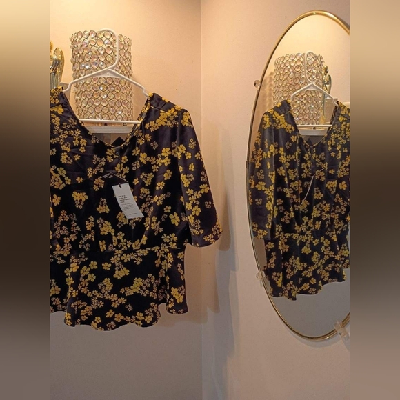 Who What Wear Black with Yellow Floral Print Shirt - Picture 5 of 6